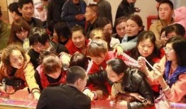 青岛大妈爆料新闻报道,揭秘背后惊人真相