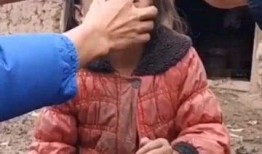 爆料某网红打小孩视频在线观看,网友热议家庭教育问题